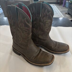 Ariat Womens 8B Cowgirl Western Boots Brown Leather Toe Festival Rodeo Concert